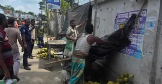 কুষ্টিয়ায় সরকারি জমিতে নির্মাণাধীন অবৈধ স্থাপনা ভেঙে দিলো প্রশাসন